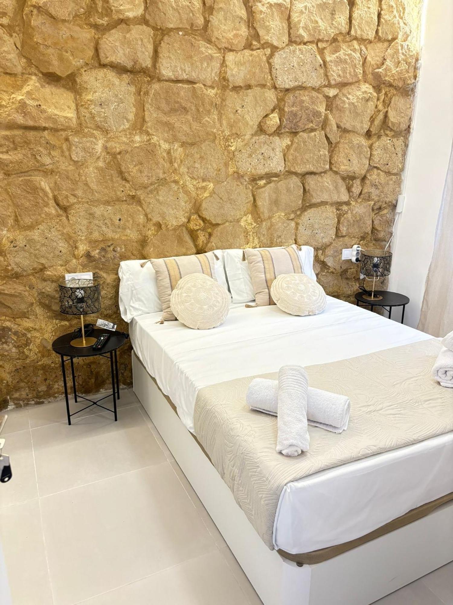 Carolinas Suites By Coqueto Alicante Bagian luar foto