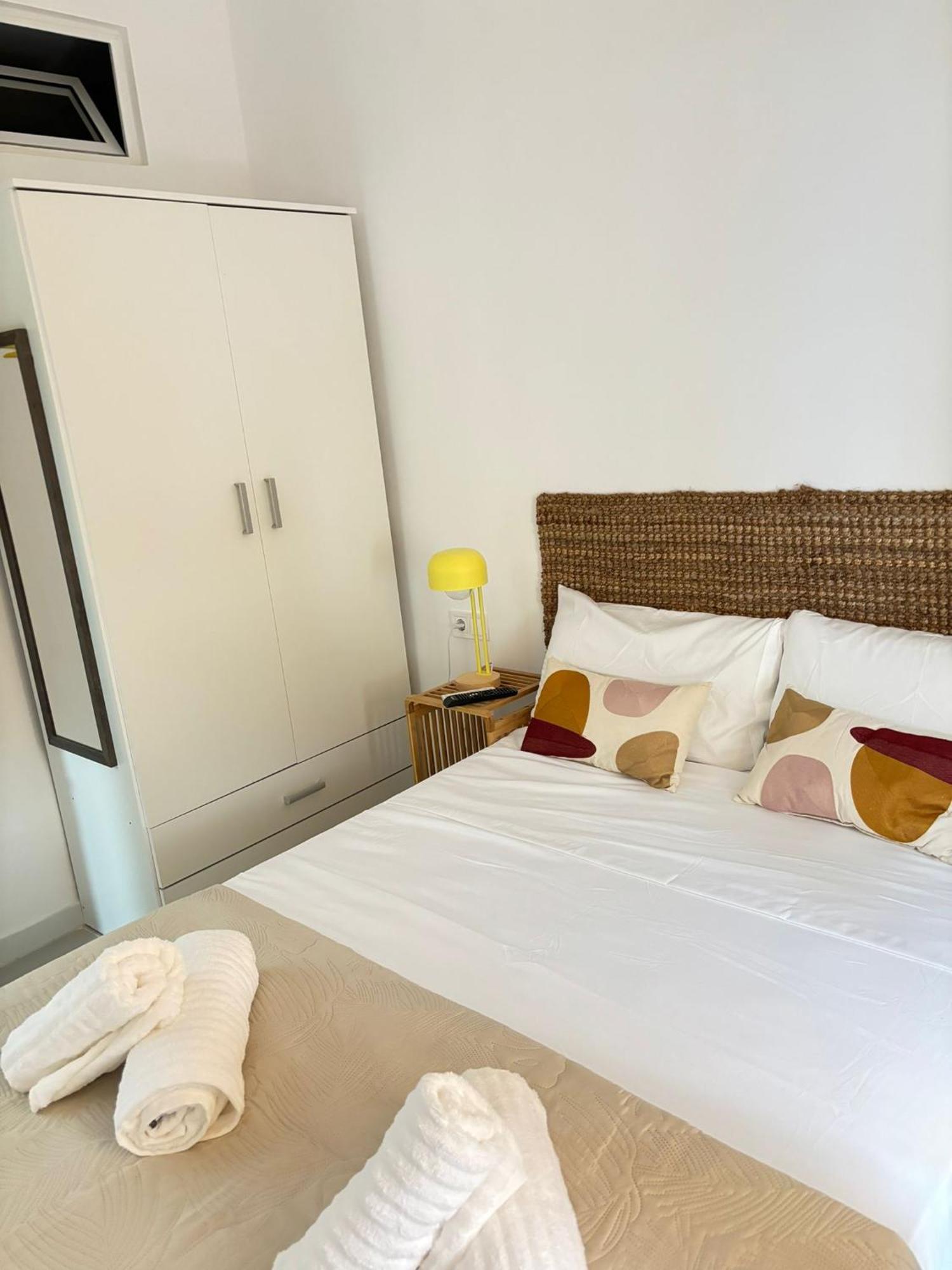 Carolinas Suites By Coqueto Alicante Bagian luar foto