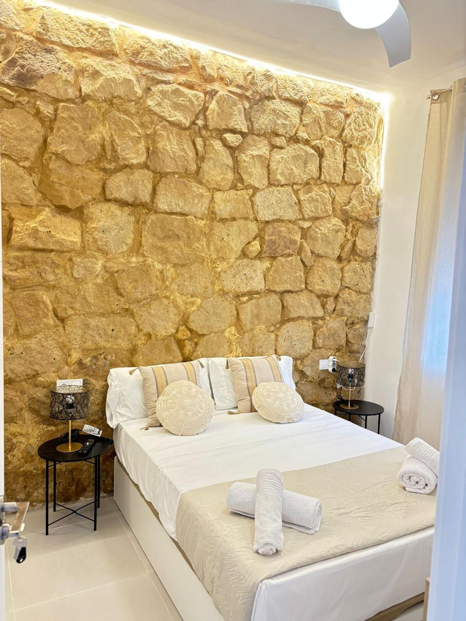 Carolinas Suites By Coqueto Alicante Bagian luar foto