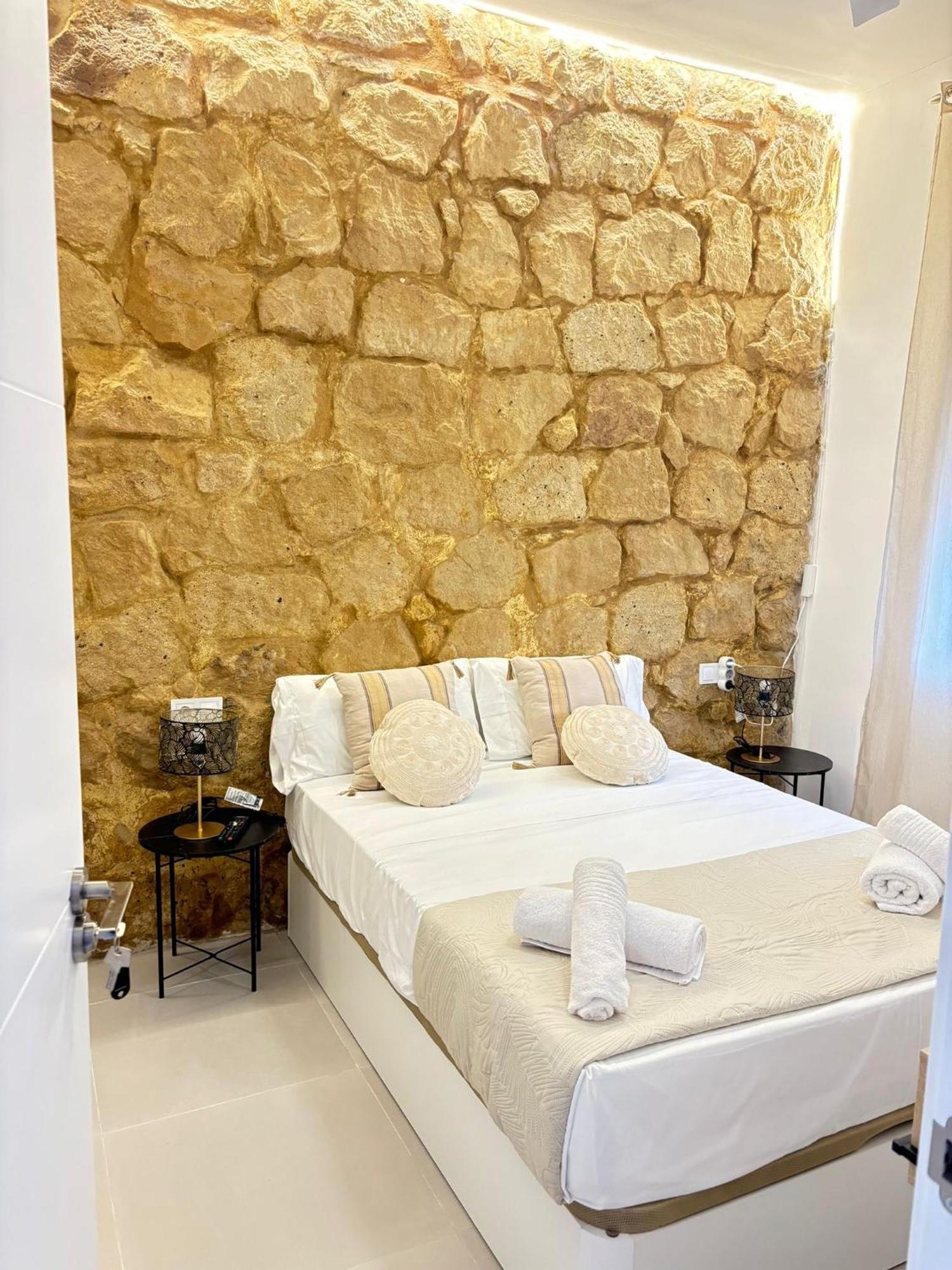 Carolinas Suites By Coqueto Alicante Bagian luar foto